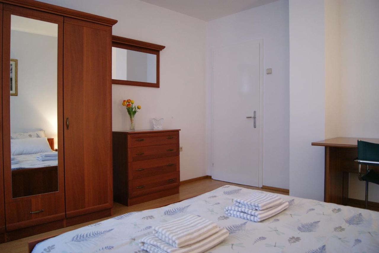 Apartment Lynx Korenica Luaran gambar