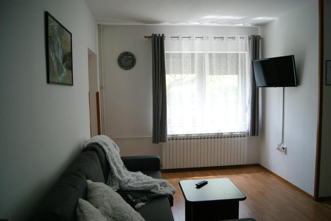 Apartment Lynx Korenica Luaran gambar