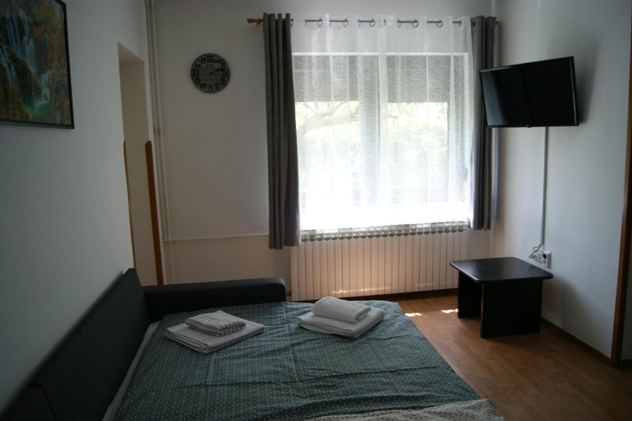 Apartment Lynx Korenica Luaran gambar
